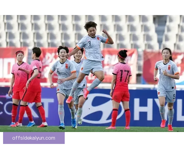 女足欧冠青年新星展现出持续提升的竞技状态与潜力