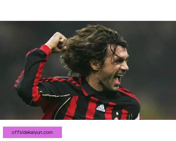 马尔蒂尼边后卫角色持续表现稳健，展现出卓越的防守能力与领导风范